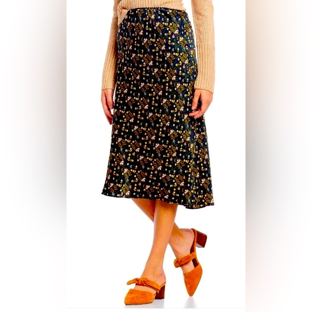 NWT Chelsea and Violet A-line Floral Print Midi Skirt Size Medium